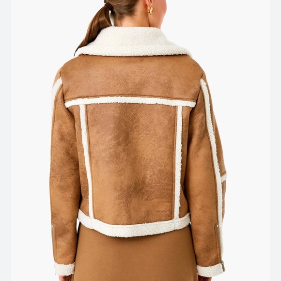 JONATHAN SIMKHAI
Akira Thyme Beige Vegan Sherpa Jacket - Picture 4 of 7